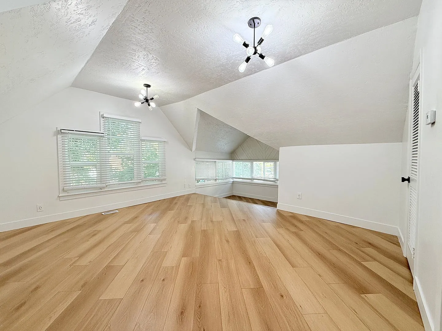 123 S McClelland Street — Photo 2