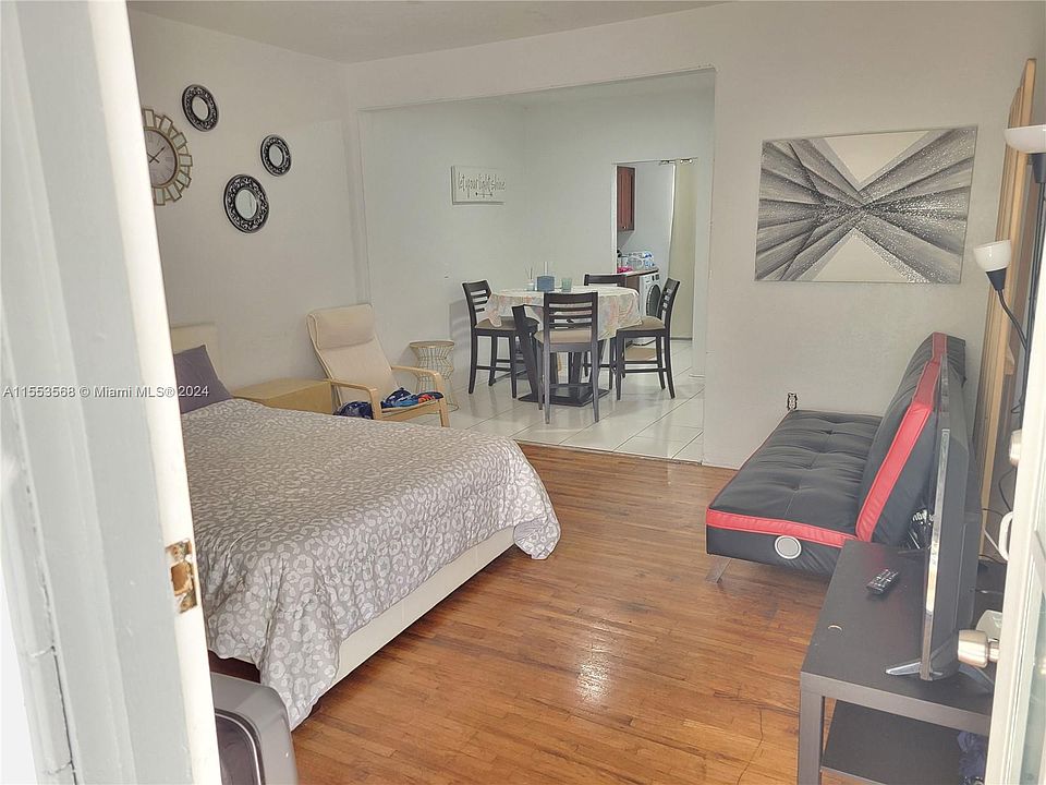 2nd image of 1551 Michigan Ave #A11