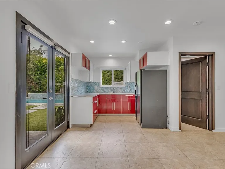 4925 Nagle Ave — Photo 33