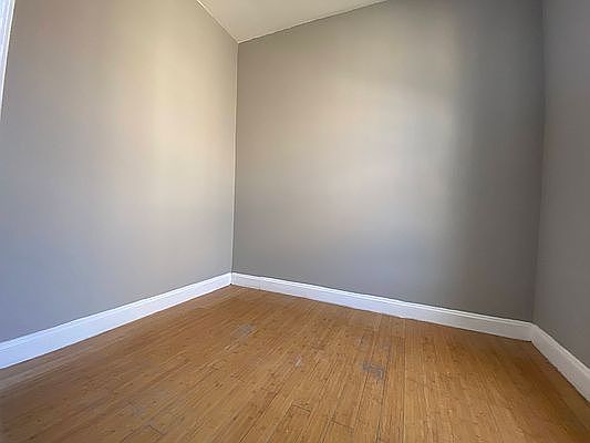 3rd image of 510 W 171st St #5A1
