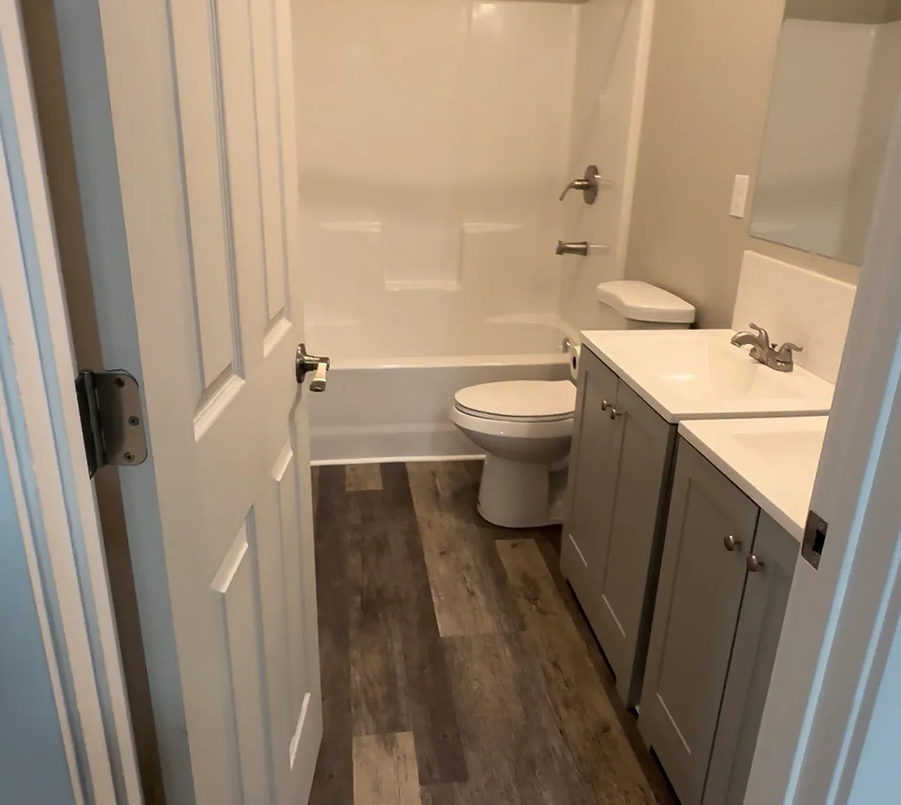 212 W Court St — Photo 3