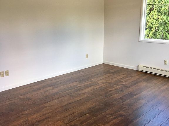 NEW WOOD FLOOR THOUGHOUT! 