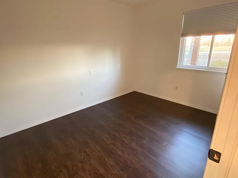 Bedroom 3 11' 4' x 9' 6"