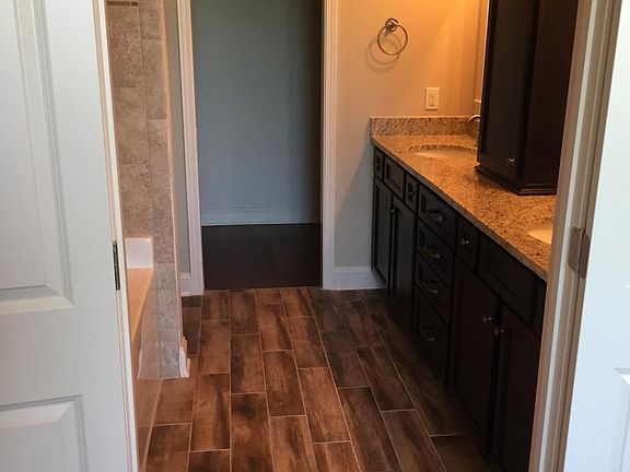5th image of 1457 Channing Dr