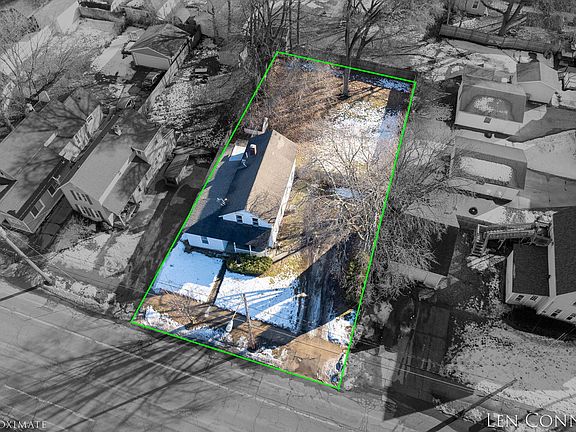 4th image of 216 Ann St NE