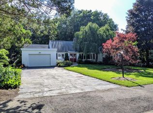 22 Hatters Hill Rd, Medfield, MA 02052