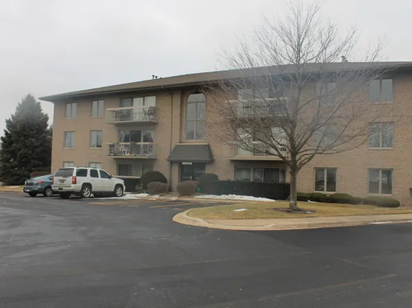 1056 Ashley Ct N APT 2C, Lockport, IL 60441