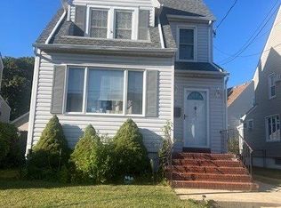 79 Munro Blvd, Valley Stream, NY 11581