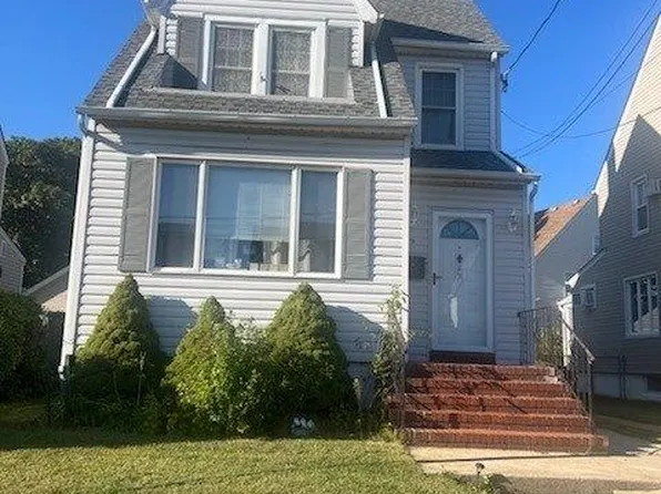 79 Munro Boulevard, Valley Stream, NY 11581