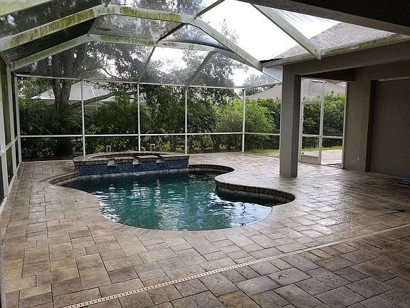 4th image of 15519 Carrillon Estates Blvd