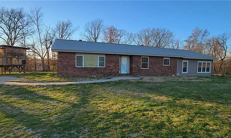 3810 N Rainbow Farm Rd — Photo 1