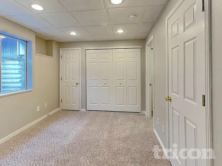 4843 S Liverpool Cir — Photo 16