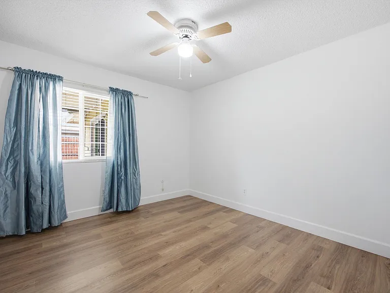 4709 Pinecastle Ave — Photo 28