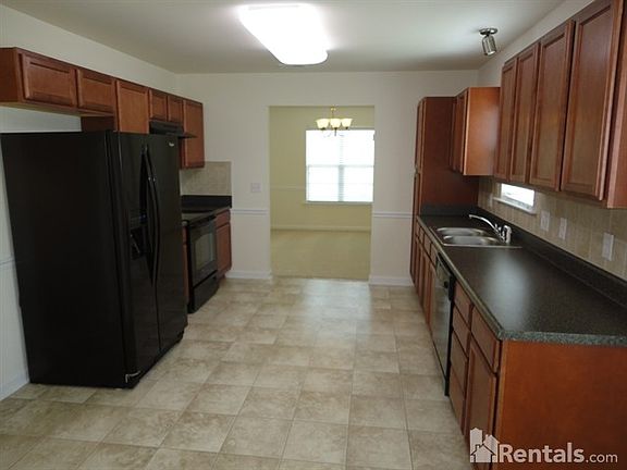 5th image of 105 Holstein Ln