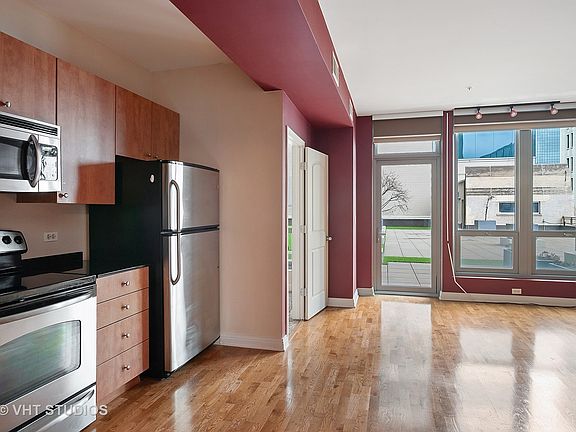 5th image of 565 W Quincy St Unit 811