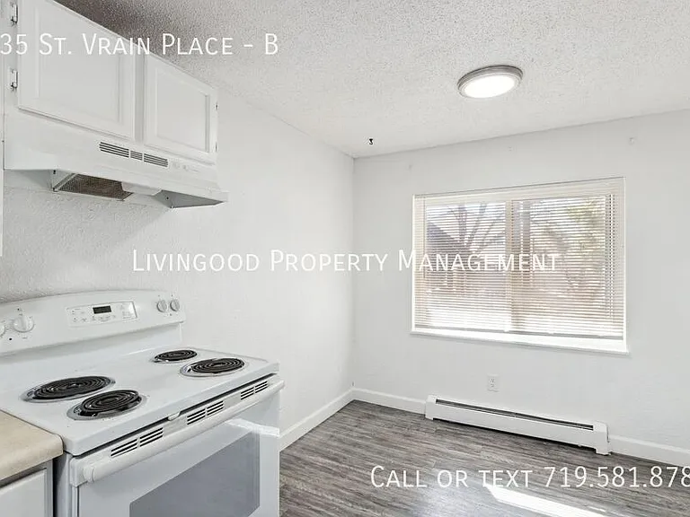 435 Saint Vrain Pl #B — Photo 6
