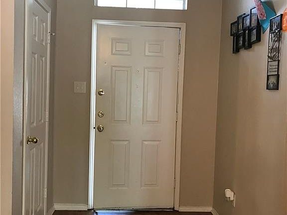 2nd image of 2220 Walden Pl