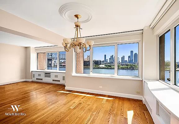 4th image of 25 Sutton Pl S APT 4-N