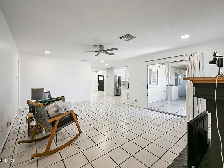 5833 W John Cabot Rd — Photo 14
