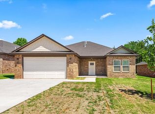 209 E Abbott Ln, Mustang, OK 73064