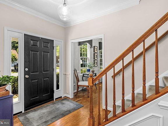 5th image of 10610 Edinburgh Dr
