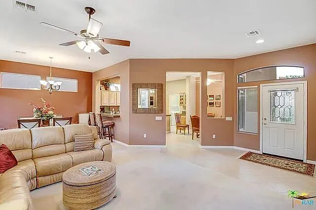 3 bed, 1909 sqft, $5,300 — Photo 3