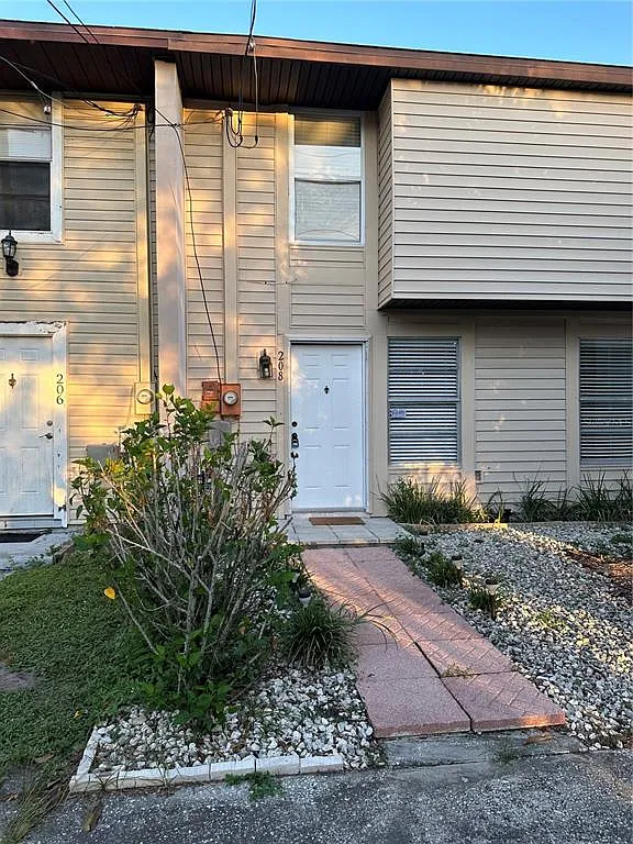 2 bed, 1.5 bath, 1224 sqft, $2,300 — Photo 1