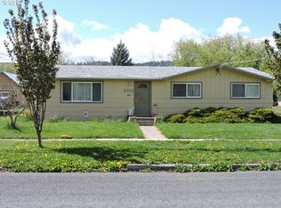 2102 N Greenwood St, La Grande, OR 97850