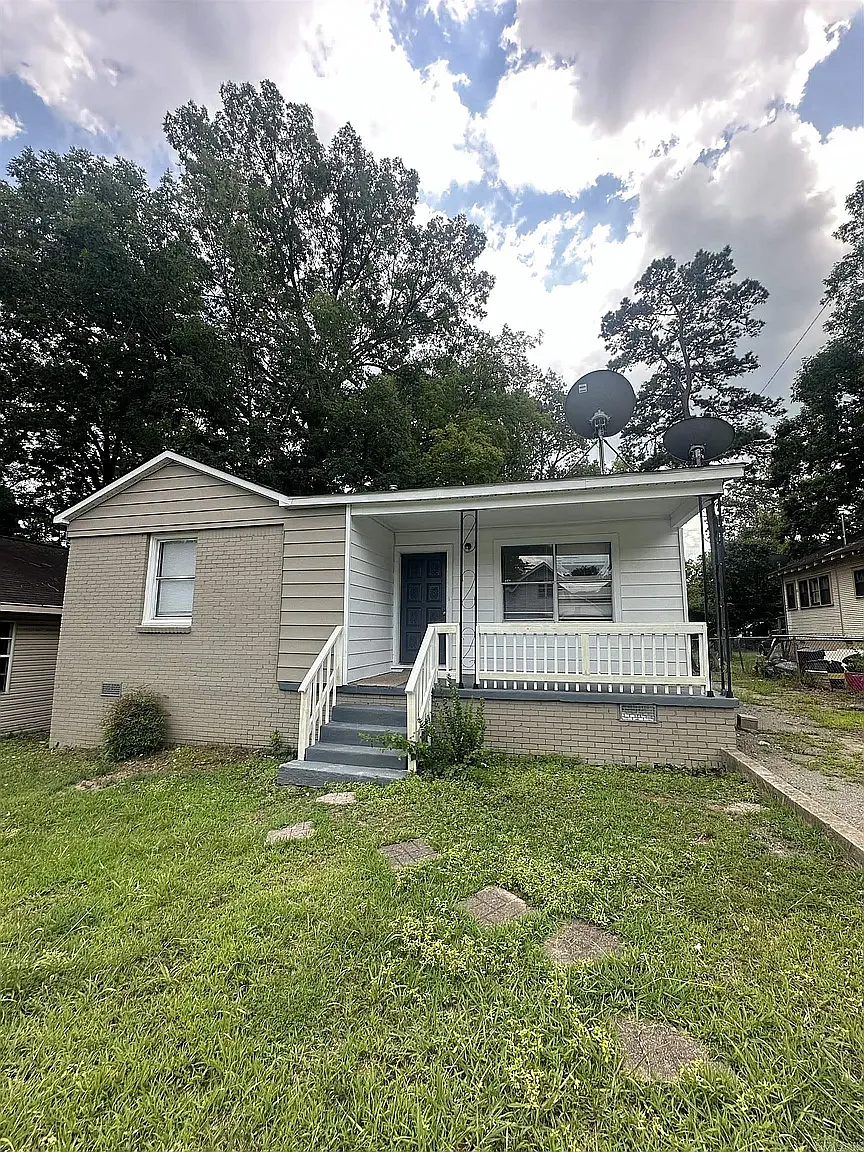 3 bed, 1197 sqft, $1,100 — Photo 2
