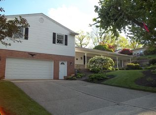 732 Stoneybrook Dr, Kettering, OH 45429