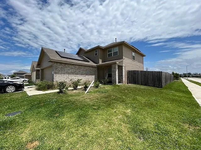 4 bed, 2.5 bath, 1857 sqft, $2,800 — Photo 2