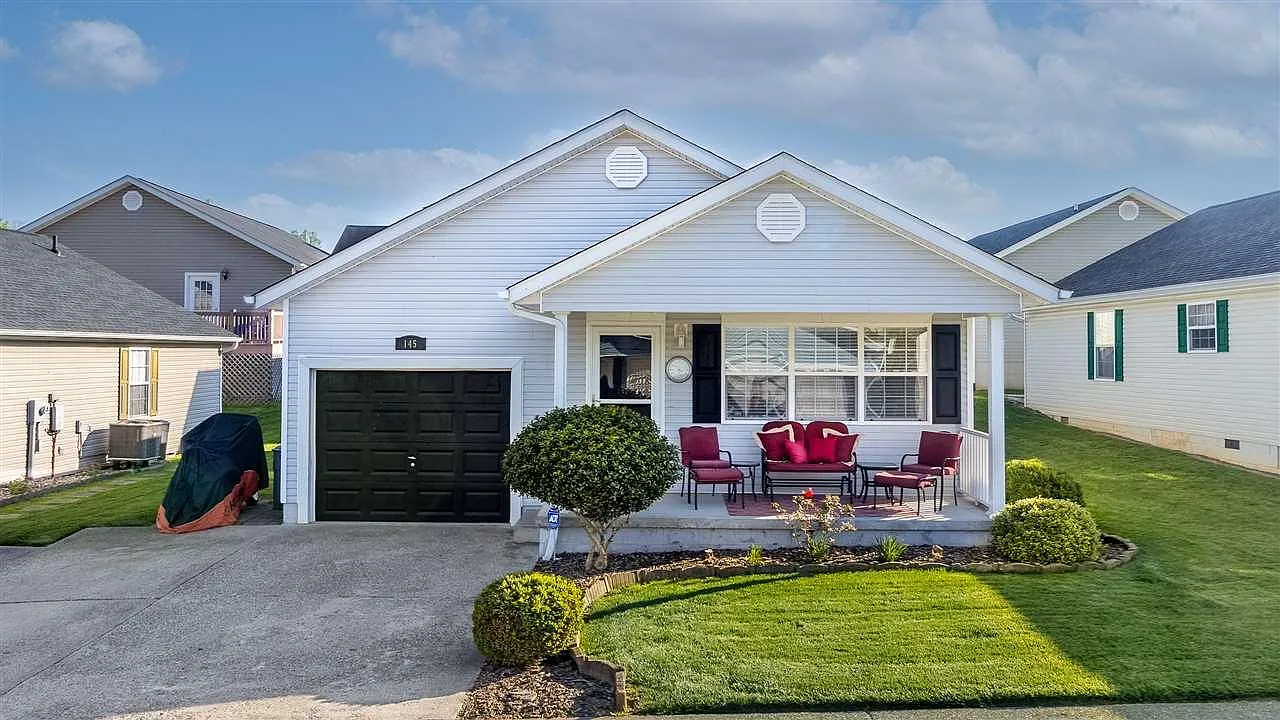 145 Bayside Dr photo 1