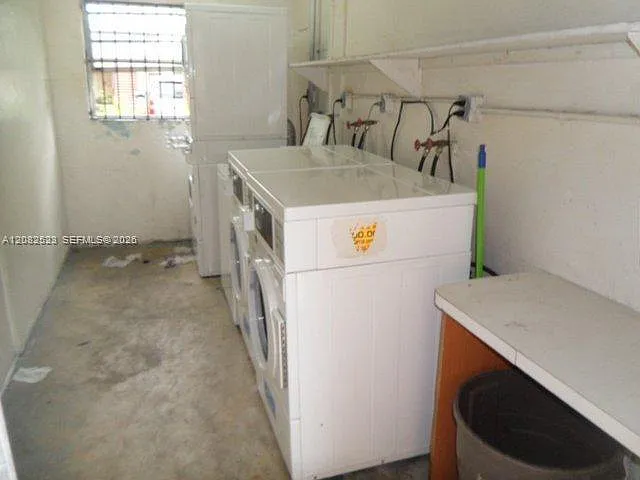 Tropical Manor Condo — Photo 4