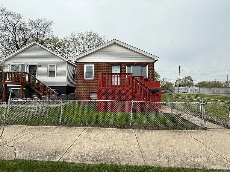 4004 Carey St — Photo 1