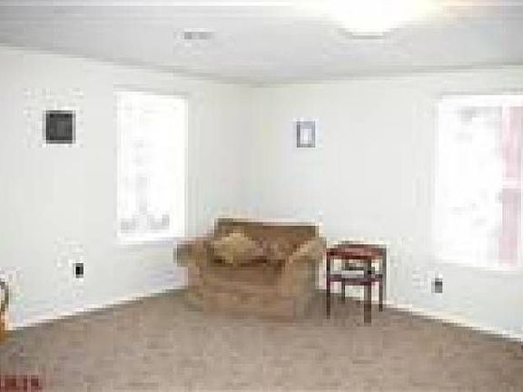 4 bedrooms, 2 ea floor