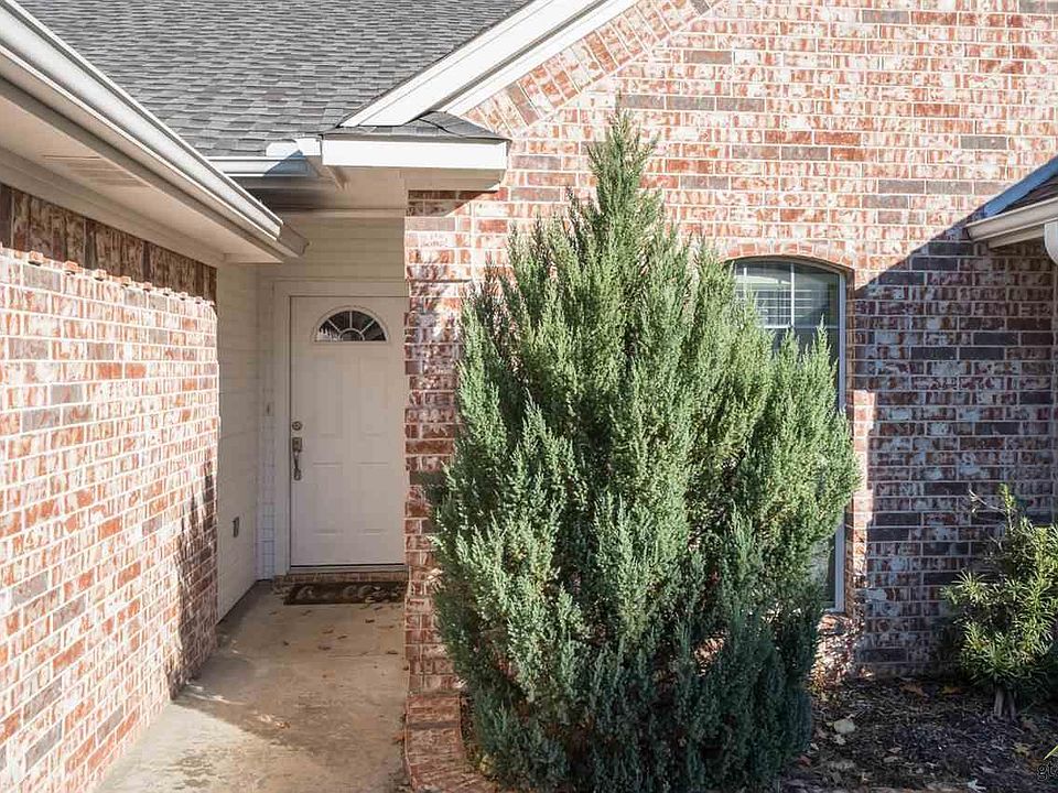 1st image of 708 William Dr