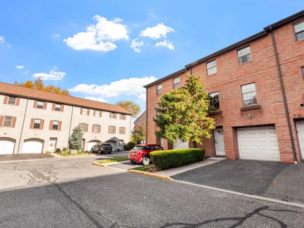 3651 Meadow Lane image 5 of 31