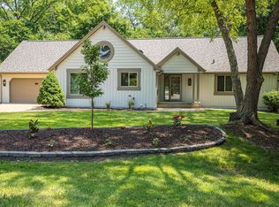 5582 Ridgemoor Ct, Rockford, IL 61107