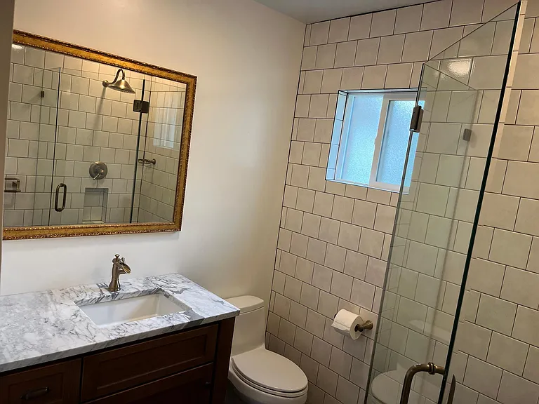 161 W Pierson St — Photo 9