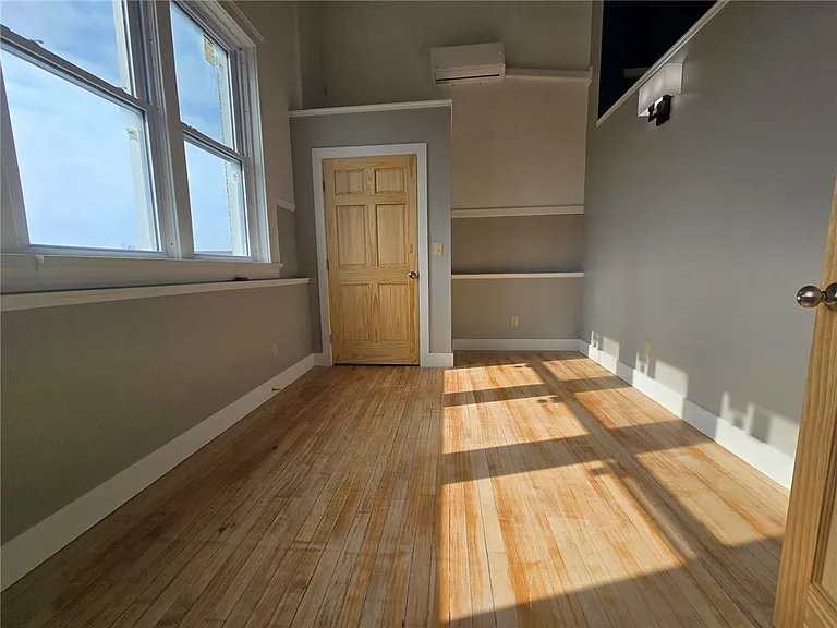 27 E Main St #318 — Photo 4