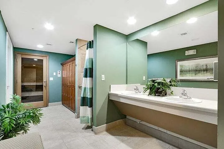 250 NE 3rd Ave #1502 — Photo 31