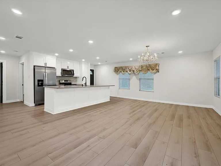 600 N Jordan St — Photo 9