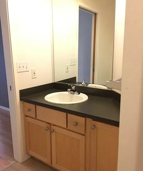 2nd bathroom