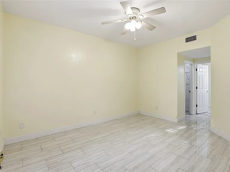 510 NW 50th Blvd #510 — Photo 17