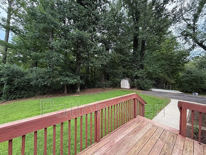 3 bed, 2.0 bath, 1200 sqft, $1,800 — Photo 3