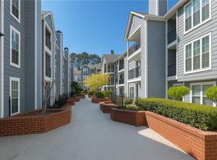 424 Granville Ct, Sandy Springs, GA 30328