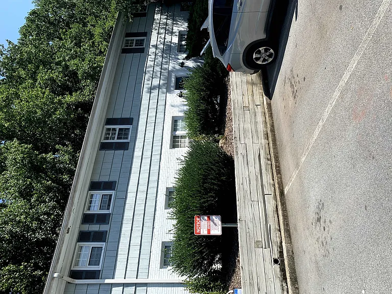 Cambridge Apartments — Photo 30