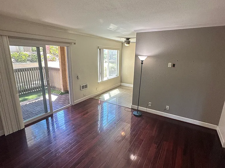 8581 Villa La Jolla Dr #M — Photo 1