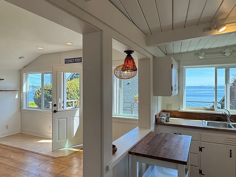7862 NE Yeomalt Point Dr — Photo 16