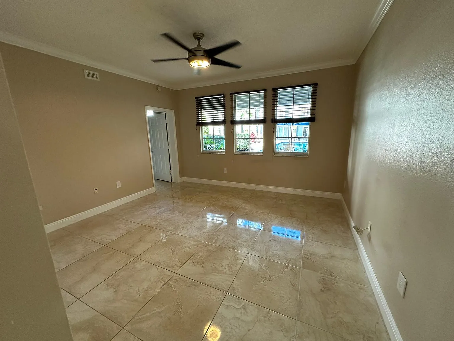 2 bed, 1240 sqft, $2,599 — Photo 4